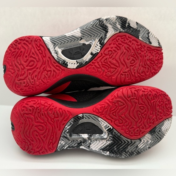 Under Armour Lockdown 6 Black Red 3025618-600 Boys Basketball Sneakers SZ 1 - Picture 4 of 9